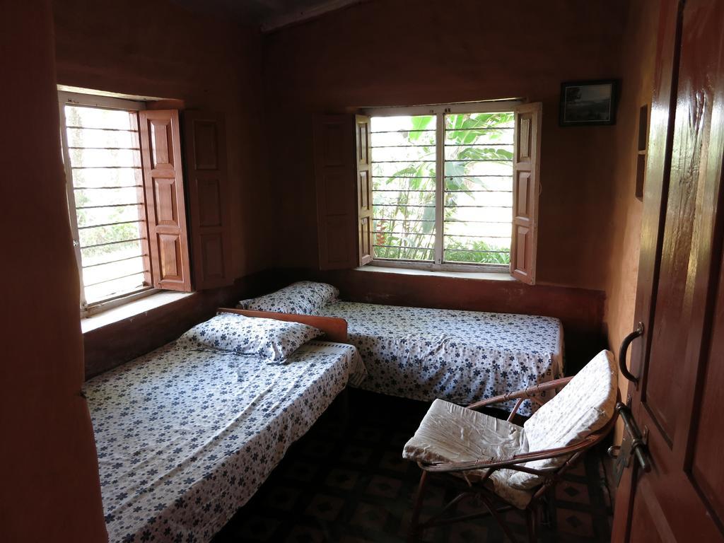 Dinesh House Bed and Breakfast Pokhara Habitación foto